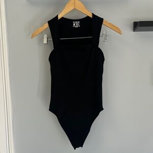 OQQ Ribbed Bodysuit